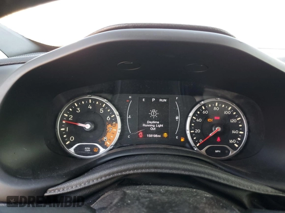 2018 Jeep Renegade Latitude z VIN ZACCJABB6JPH01426, wystawiony jako Copart lot #48740575 z przebiegiem 158 198 mil mil oraz Szkoda całkowita • Salvage title. Historia ofert i sprzedaży dostępna na DreamBid. Obrazek 9.