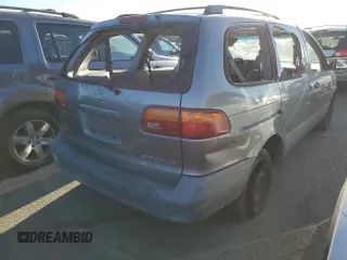 2000 Toyota Sienna LE with VIN 4T3ZF13CXYU272905, listed as a Copart auction lot 63065914 with Not Provided miles and Non Repairable. Bid and sale history available at carsss.com. Image 3.