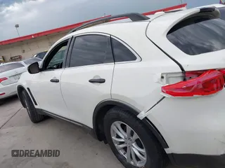 2016 Infiniti QX70 z VIN JN8CS1MU8GM671269, wystawiony jako IAAI lot #42467096 z przebiegiem 74 918 mil mil oraz . Historia ofert i sprzedaży dostępna na DreamBid. Obrazek 14.