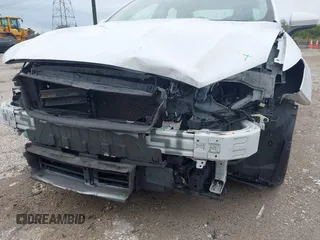 2019 Ford Fusion SE with VIN 3FA6P0LU4KR204801, listed as a IAAI auction lot 41977106 with 101,675 mi miles. Bid and sale history available at carsss.com. Image 6.