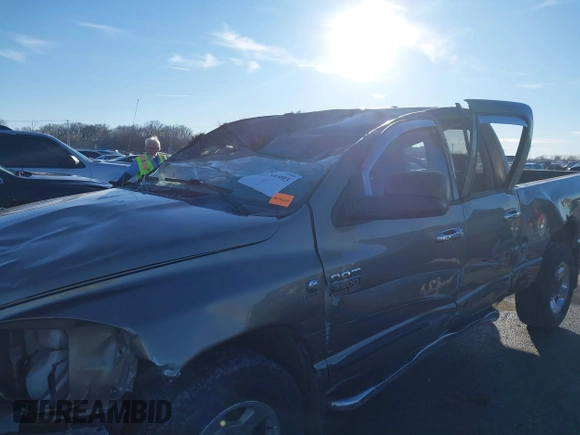 2007 Dodge 2500 SLT with VIN 3D7KR28A47G839233, listed as a IAAI auction lot 41246993 with 246,301 mi miles. Bid and sale history available at carsss.com. Image 6.