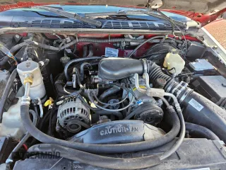 2001 GMC Sonoma SLS with VIN 1GTDT13W81K235525, listed as a Copart auction lot 48604095 with 104,581 mi miles and Clean Title. Bid and sale history available at DreamBid. Image 7.