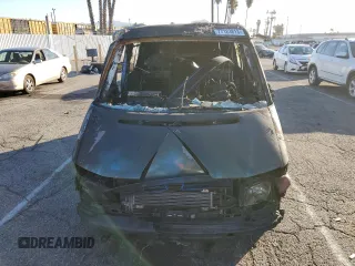 2001 Volkswagen EuroVan MV с VIN WV2NB47061H099148, выставлен на аукционе Copart как лот 77123813 с пробегом Не указан миль и На запчасти • Non repairable. История ставок и продаж доступна на DreamBid. Изображение 5.