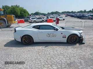 2019 Chevrolet Camaro 2SS с VIN 1G1FG1R78K0153815, выставлен на аукционе IAAI как лот 42409195 с пробегом 23 314 миль миль и . История ставок и продаж доступна на DreamBid. Изображение 14.