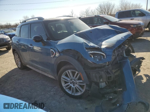 2018 MINI Countryman Cooper S with VIN WMZYT3C32J3E00923, listed as a Copart auction lot 46755405 with 142,120 mi miles and Salvage Title. Bid and sale history available at carsss.com. Image 4.