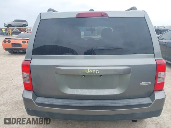 2014 Jeep Patriot Latitude with VIN 1C4NJPFAXED507693, listed as a IAAI auction lot 41701193 with 104,130 mi miles and . Bid and sale history available at DreamBid. Image 16.