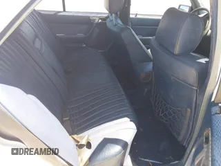 1987 Mercedes-Benz 300 z VIN WDBEB33D8HA427656, wystawiony jako IAAI lot #42281340 z przebiegiem 78 621 mil mil oraz . Historia ofert i sprzedaży dostępna na DreamBid. Obrazek 8.