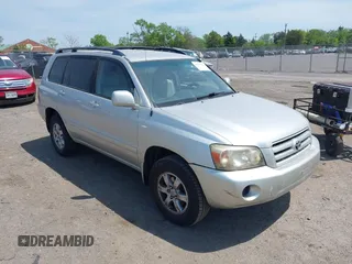 2005 Toyota Highlander z VIN JTEEP21A950101559, wystawiony jako IAAI lot #42155563 z przebiegiem 205 504 mil mil oraz . Historia ofert i sprzedaży dostępna na DreamBid. Obrazek 1.