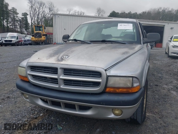 2003 Dodge Dakota z VIN 1D7HL38Z83S184469, wystawiony jako IAAI lot #41714931 z przebiegiem 194 373 mil mil oraz . Historia ofert i sprzedaży dostępna na DreamBid. Obrazek 6.