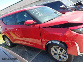 2024 Kia Soul LX with VIN KNDJ23AUXR7232790, listed as a IAAI auction lot 41673337 with 333 mi miles. Bid and sale history available at carsss.com. Image 14.