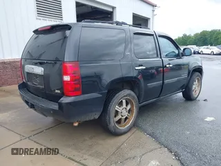 2007 Chevrolet Tahoe LT z VIN 1GNFC13077R275025, wystawiony jako IAAI lot #42255620 z przebiegiem 265 807 mil mil oraz . Historia ofert i sprzedaży dostępna na DreamBid. Obrazek 4.