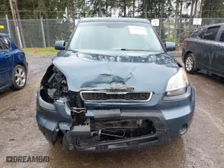 2011 Kia Soul + with VIN KNDJT2A2XB7279023, listed as a IAAI auction lot 41979158 with 178,573 mi miles. Bid and sale history available at carsss.com. Image 6.
