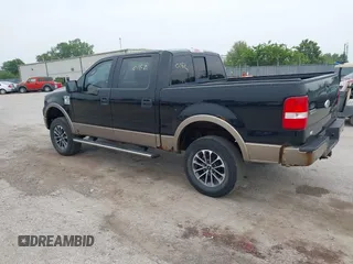 2006 Ford F-150 XLT z VIN 1FTPW14576FB34065, wystawiony jako IAAI lot #42500162 z przebiegiem 212 114 mil mil oraz . Historia ofert i sprzedaży dostępna na DreamBid. Obrazek 3.
