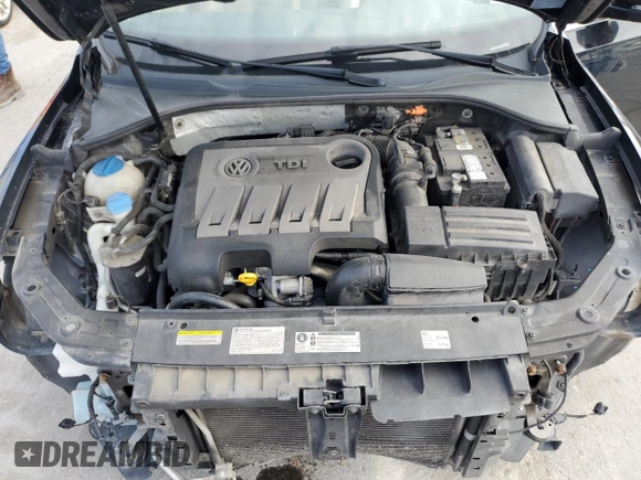 2014 Volkswagen Passat SEL Premium z VIN 1VWCN7A34EC066375, wystawiony jako Copart lot #54016005 z przebiegiem 170 305 mil mil oraz Szkoda całkowita • Salvage title. Historia ofert i sprzedaży dostępna na DreamBid. Obrazek 11.