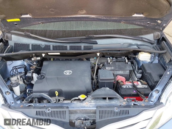 2015 Toyota Sienna XLE with VIN 5TDYK3DC7FS618571, listed as a IAAI auction lot 41930199 with 49,516 mi miles and . Bid and sale history available at carsss.com. Image 10.