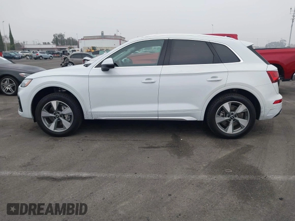 2024 Audi Q5 Premium Plus z VIN WA1BBAFY9R2044435, wystawiony jako IAAI lot #41210271 z przebiegiem 8 906 mil mil oraz . Historia ofert i sprzedaży dostępna na DreamBid. Obrazek 14.