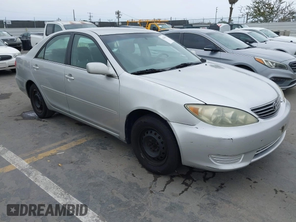 2006 Toyota Camry STD z VIN 4T1BE32K26U123354, wystawiony jako IAAI lot #42436572 z przebiegiem 216 876 mil mil oraz . Historia ofert i sprzedaży dostępna na DreamBid. Obrazek 1.