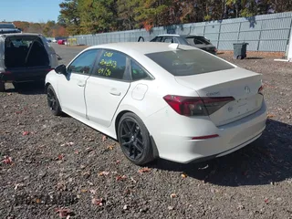 2025 Honda Civic Sport z VIN 2HGFE2F59SH516089, wystawiony jako IAAI lot #41772188 z przebiegiem 975 mil mil oraz . Historia ofert i sprzedaży dostępna na DreamBid. Obrazek 3.