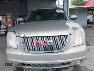 2008 GMC Yukon Denali z VIN 1GKFK63888J229013, wystawiony jako IAAI lot #42086570 z przebiegiem 202 439 mil mil oraz . Historia ofert i sprzedaży dostępna na DreamBid. Obrazek 6.