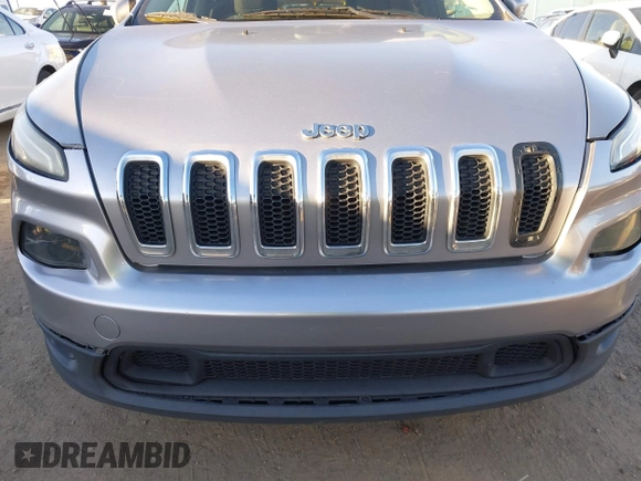2016 Jeep Cherokee Latitude with VIN 1C4PJMCBXGW118161, listed as a IAAI auction lot 41686583 with 183,431 mi miles. Bid and sale history available at carsss.com. Image 17.