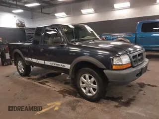 2000 Ford Ranger XL with VIN 1FTZR15V1YTA80507, listed as a IAAI auction lot 41811367 with 141,517 mi miles. Bid and sale history available at carsss.com. Image 1.