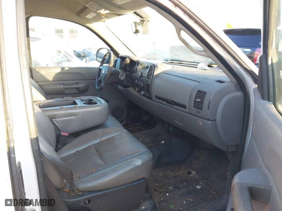 2007 Chevrolet Silverado 1500 LT w/1LT with VIN 1GCEC19J07E552769, listed as a IAAI auction lot 41997956 with 1 mi miles. Bid and sale history available at carsss.com. Image 5.
