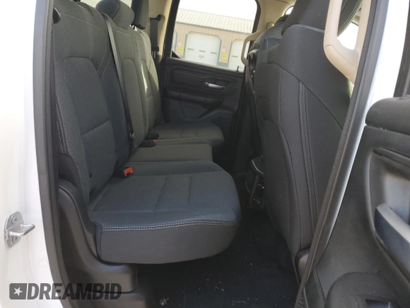 2019 Ram 1500 Tradesman z VIN 1C6SRFCT4KN552279, wystawiony jako Copart lot #88733245 z przebiegiem 28 561 mil mil oraz Szkoda całkowita • Salvage title. Historia ofert i sprzedaży dostępna na DreamBid. Obrazek 10.