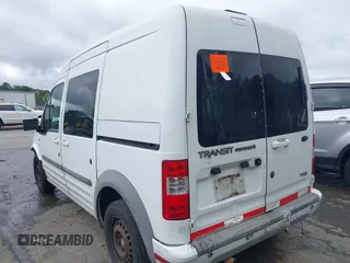 2013 Ford Transit Connect XLT z VIN NM0KS9BN4DT174168, wystawiony jako IAAI lot #42383777 z przebiegiem 370 728 mil mil oraz . Historia ofert i sprzedaży dostępna na DreamBid. Obrazek 3.
