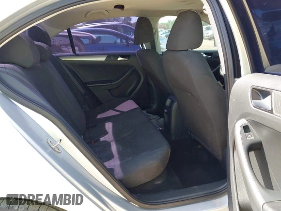 2015 Volkswagen Jetta SE with VIN 3VWD17AJ8FM258414, listed as a IAAI auction lot 42476922 with 169,569 mi miles and . Bid and sale history available at DreamBid. Image 8.
