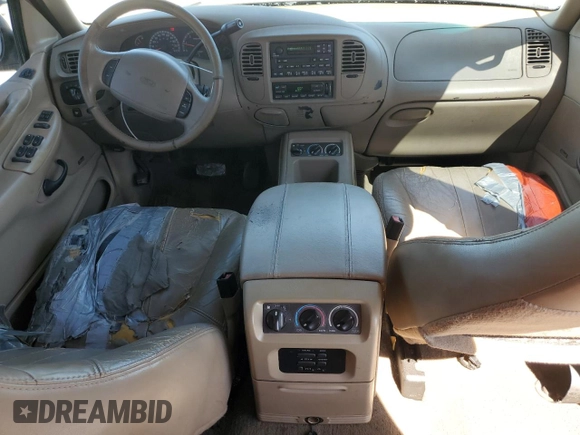 2001 Ford Expedition Eddie Bauer with VIN 1FMRU17W41LB82891, listed as a Copart auction lot 49628365 with 213,712 mi miles and Non repairable. Bid and sale history available at DreamBid. Image 8.