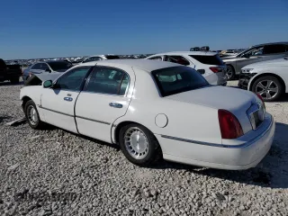 1999 Lincoln Town Car Executive z VIN 1LNHM81W8XY713650, wystawiony jako Copart lot #42335925 z przebiegiem 138 231 mil mil oraz Szkoda całkowita • Salvage title. Historia ofert i sprzedaży dostępna na DreamBid. Obrazek 2.