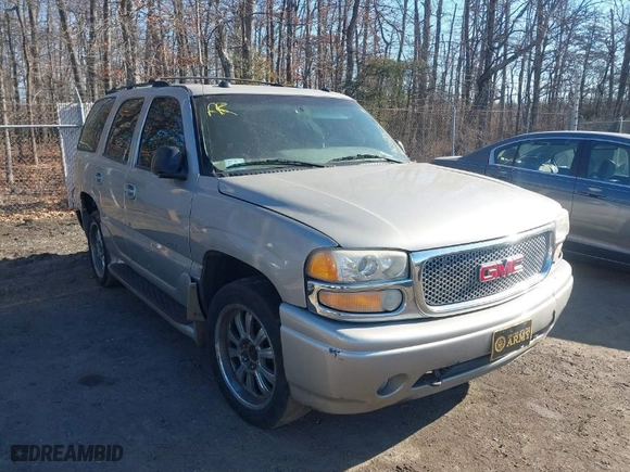 2005 GMC Yukon Denali with VIN 1GKEK63U45J192983, listed as a IAAI auction lot 41626897 with 294,072 mi miles. Bid and sale history available at carsss.com. Image 1.