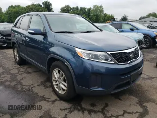 2014 Kia Sorento LX z VIN 5XYKT3A61EG477686, wystawiony jako Copart lot #61287665 z przebiegiem 102 851 mil mil oraz Czysty tytuł • Clean title. Historia ofert i sprzedaży dostępna na DreamBid. Obrazek 4.