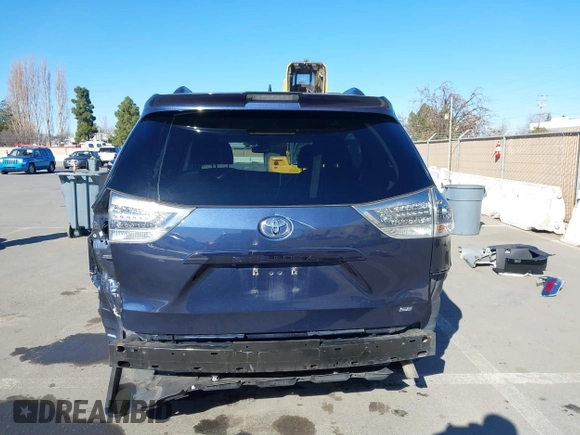 2018 Toyota Sienna SE with VIN 5TDXZ3DC8JS950681, listed as a IAAI auction lot 41389662 with 112,661 mi miles and . Bid and sale history available at DreamBid. Image 17.