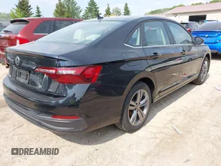 2022 Volkswagen Jetta SE with VIN 3VW7M7BU5NM011041, listed as a IAAI auction lot 42418167 with 71,415 mi miles and . Bid and sale history available at DreamBid. Image 4.