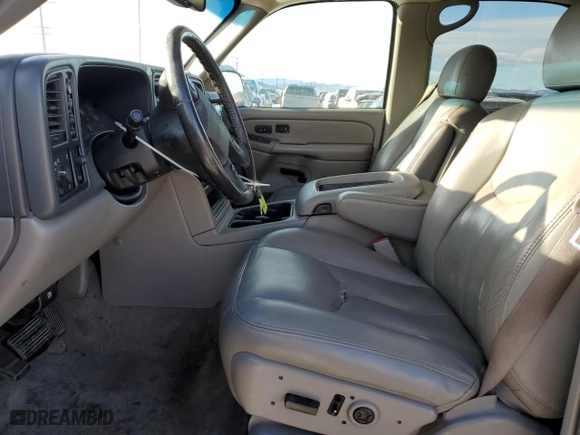 2005 Chevrolet Tahoe LT with VIN 1GNEK13T05R268746, listed as a Copart auction lot 83354194 with 222,145 mi miles and Clean Title. Bid and sale history available at carsss.com. Image 7.