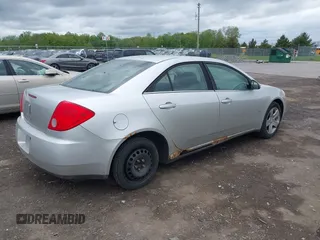 2009 Pontiac G6 1SA z VIN 1G2ZG57B094141183, wystawiony jako IAAI lot #42242188 z przebiegiem 136 038 mil mil oraz . Historia ofert i sprzedaży dostępna na DreamBid. Obrazek 4.