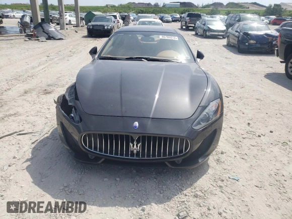 2014 Maserati GranTurismo Sport z VIN ZAM45VLA5E0086834, wystawiony jako Copart lot #46795014 z przebiegiem Nie podano mil oraz Szkoda całkowita • Salvage title. Historia ofert i sprzedaży dostępna na DreamBid. Obrazek 5.