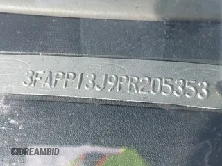 1993 Ford Escort z VIN 3FAPP13J9PR205353, wystawiony jako IAAI lot #41837169 z przebiegiem 4016 mil mil oraz . Historia ofert i sprzedaży dostępna na DreamBid. Obrazek 17.