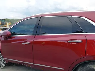 2017 Cadillac XT5 Luxury FWD z VIN 1GYKNBRS1HZ200882, wystawiony jako IAAI lot #42181291 z przebiegiem 95 687 mil mil oraz . Historia ofert i sprzedaży dostępna na DreamBid. Obrazek 14.