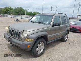 2007 Jeep Liberty Sport with VIN 1J8GL48K87W668941, listed as a IAAI auction lot 42118751 with 194,411 mi miles. Bid and sale history available at carsss.com. Image 2.