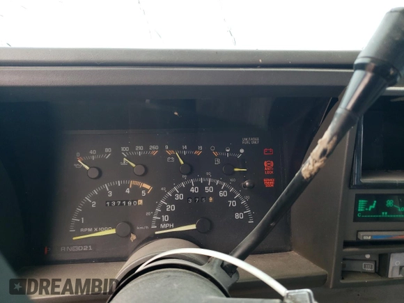 1994 Chevrolet Suburban with VIN 1GNGK26N0RJ420718, listed as a Copart auction lot 43463434 with 137,190 mi miles and Salvage Title. Bid and sale history available at carsss.com. Image 9.
