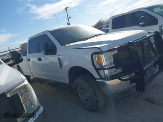 2017 Ford Super Duty F-250 SRW Lariat with VIN 1FT7W2B63HEF18595, listed as a IAAI auction lot 41675679 with 164,432 mi miles. Bid and sale history available at carsss.com. Image 13.