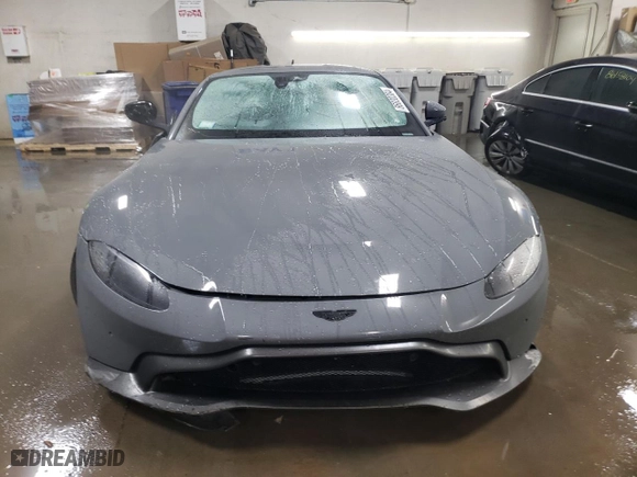 2019 Aston Martin Vantage with VIN SCFSMGAW7KGN02038, listed as a Copart auction lot 86830384 with 0 mi miles and Salvage Title. Bid and sale history available at carsss.com. Image 5.