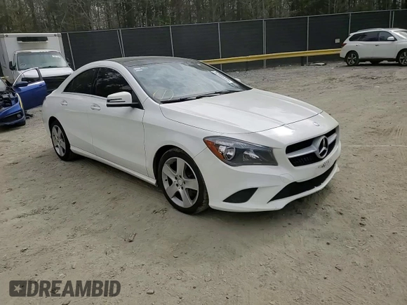 2015 Mercedes-Benz CLA 250 z VIN WDDSJ4GBXFN228268, wystawiony jako Copart lot #52545335 z przebiegiem 138 247 mil mil oraz Szkoda całkowita • Salvage title. Historia ofert i sprzedaży dostępna na DreamBid. Obrazek 10.