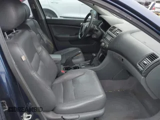 2005 Honda Accord LX z VIN JHMCM56465C004020, wystawiony jako IAAI lot #41852260 z przebiegiem 127 918 mil mil oraz . Historia ofert i sprzedaży dostępna na DreamBid. Obrazek 5.