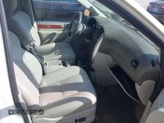 2005 Chrysler Town & Country Limited with VIN 2C4GP64L75R429831, listed as a IAAI auction lot 42090763 with Not Provided miles. Bid and sale history available at carsss.com. Image 5.