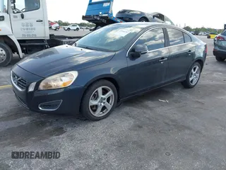 2012 Volvo S60 T5 с VIN YV1622FSXC2042252, выставлен на аукционе IAAI как лот 42546252 с пробегом 117 212 миль миль и . История ставок и продаж доступна на DreamBid. Изображение 2.