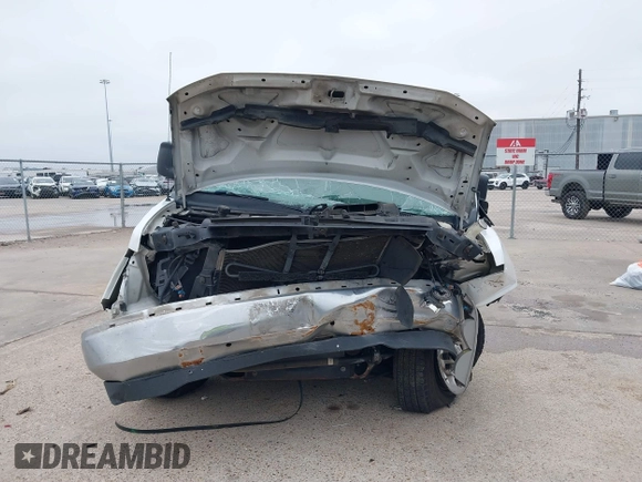 2018 Chevrolet Express Cargo Van with VIN 1GCWGAFG3J1905280, listed as a IAAI auction lot 41610303 with 262,115 mi miles. Bid and sale history available at carsss.com. Image 6.