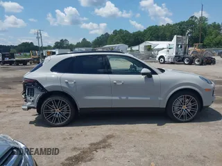 2022 Porsche Cayenne с VIN WP1AA2AY2NDA05622, выставлен на аукционе IAAI как лот 42684024 с пробегом 41 715 миль миль и . История ставок и продаж доступна на DreamBid. Изображение 13.